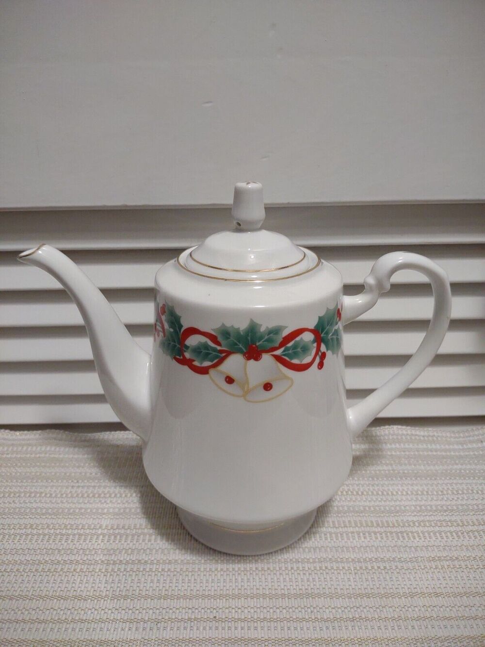 Sango China Christmas Teapot Noel Pattern #8401 Holiday Dinnerware Vintage 1990